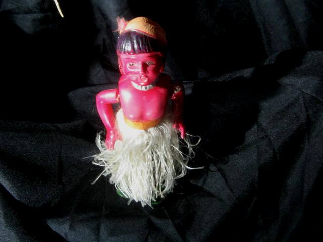 Details about   Vintage Large Celluloid Tin Dancing Hawiaan Hula Girl Wind-up Toy 9” Tall Works 